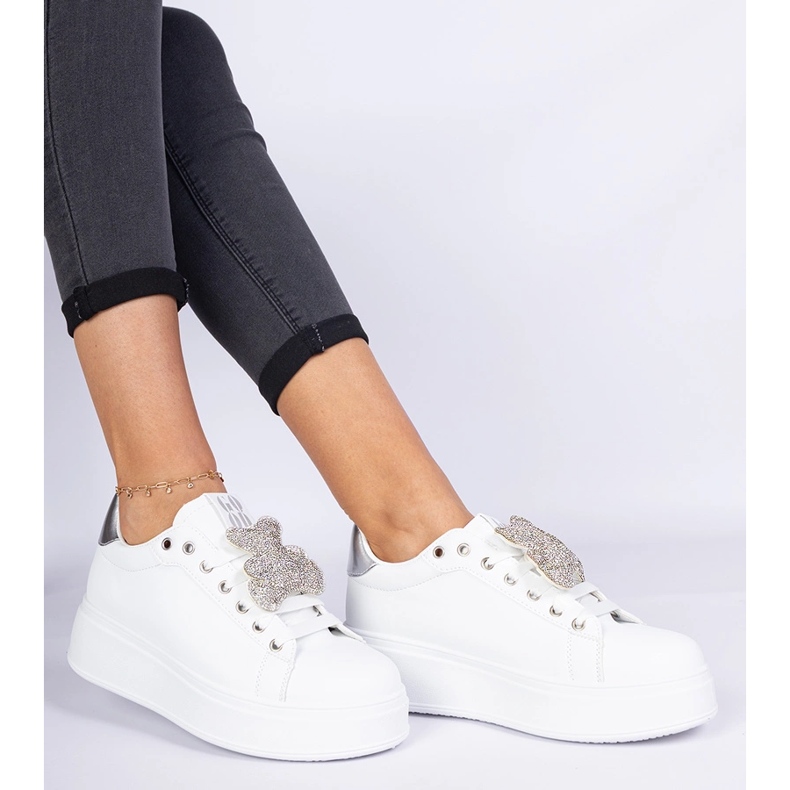 Bijele i srebrne ženske tenisice ukrašene medvjedom bijela 1