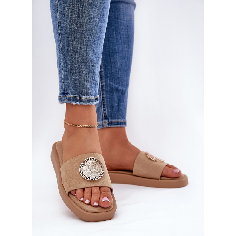 Ženske papuče sa zlatnim ukrasom bež 2