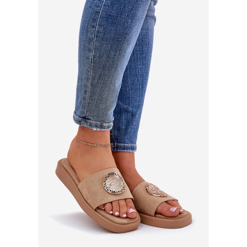 Ženske papuče sa zlatnim ukrasom bež 1