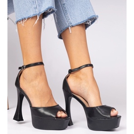 Crne sandale na visoku petu crno 1