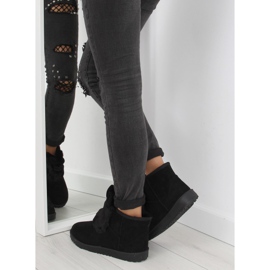 Crna emusija sa ušima B198 crna 2