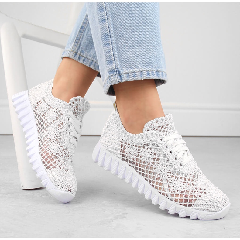Ženske bijele čipkane sportske cipele T.Sokolski 1982 bijela 1