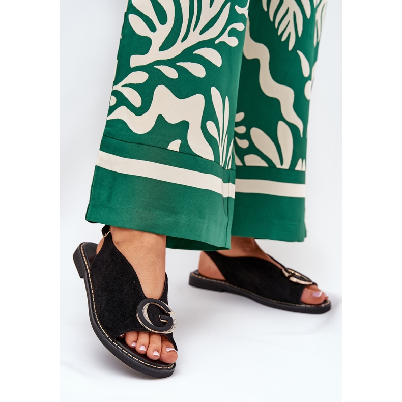 Ravne sandale s crnim ukrasom crno 2