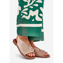 Ravne ženske sandale s bež ukrasom 1