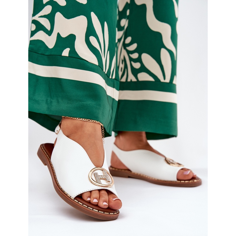 Ravne elegantne sandale s bijelim ukrasom bijela 2