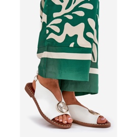 Ravne elegantne sandale s bijelim ukrasom bijela 1