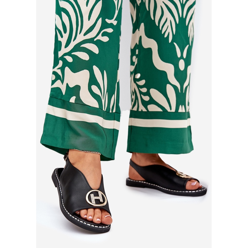 Ravne elegantne sandale s crnim ukrasom crno 1