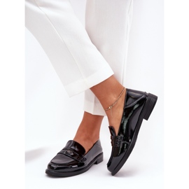 Elegantne lakirane ženske natikače izrađene od prirodne Vinceza kože 18100 crno 2