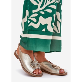 Laura Messi Kožne sandale s ravnim ukidanjem s ukrasom Laure Messi 2865 Zlotys zlatna 1