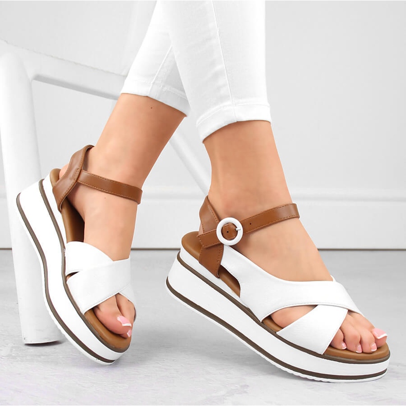 Ženske bijele sandale na klin Vinceza 17350 bijela 1