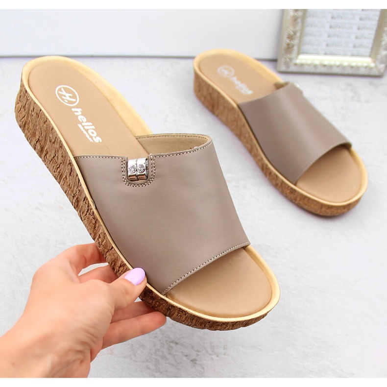 Kožne udobne ženske cappuccino papuče Helios 130.42 bež 1