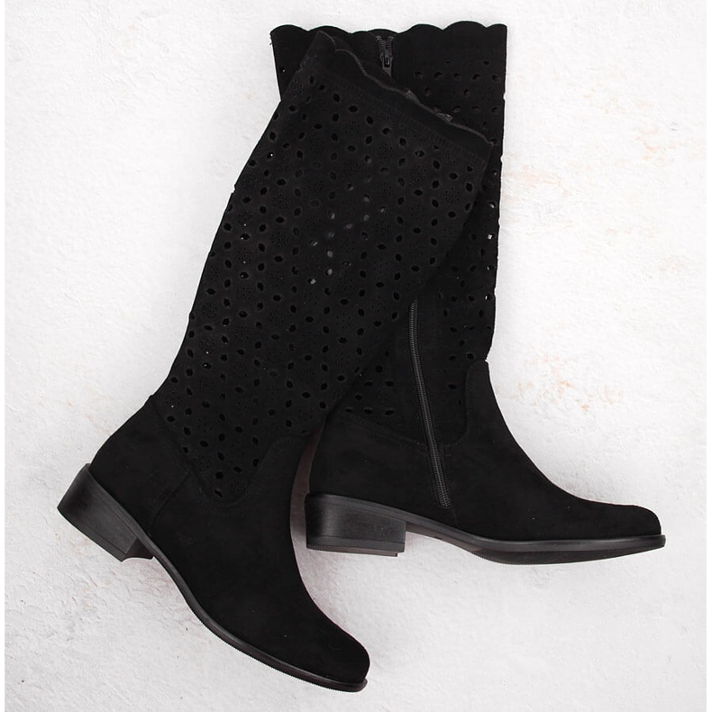 M. DASZYŃSKI Crne ažurne čizme od antilopa M.Daszyński SA198-33 crna 1