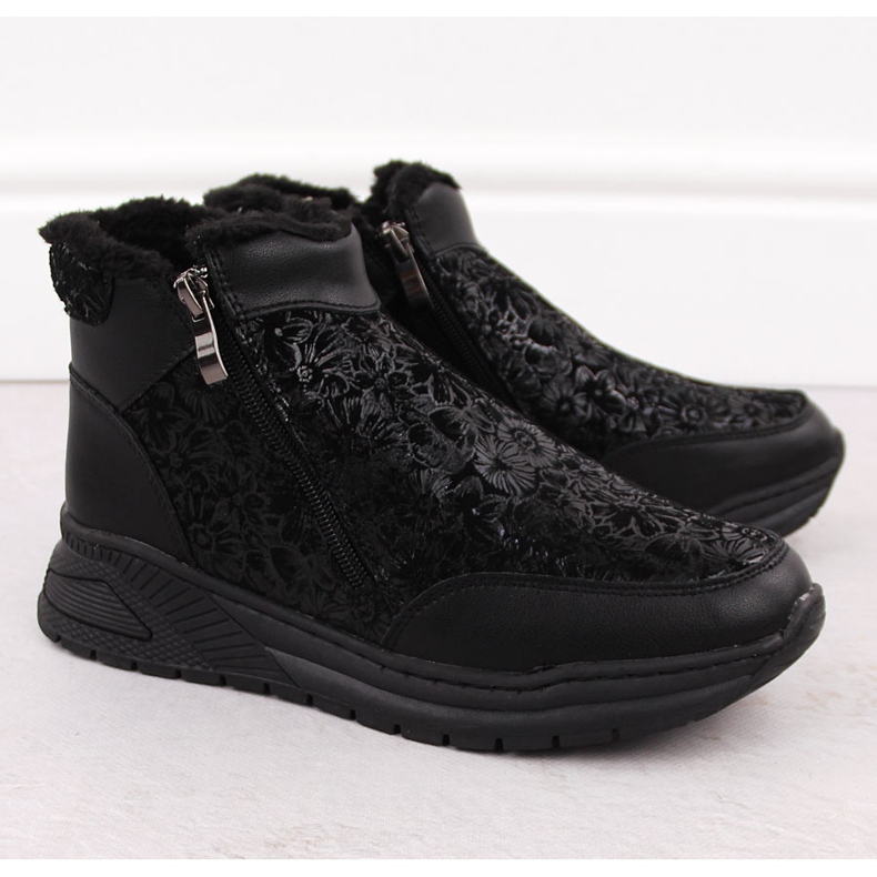 Ženske crne kožne gležnjače s cvjetićima T.Sokolski Z24-329 crna 2