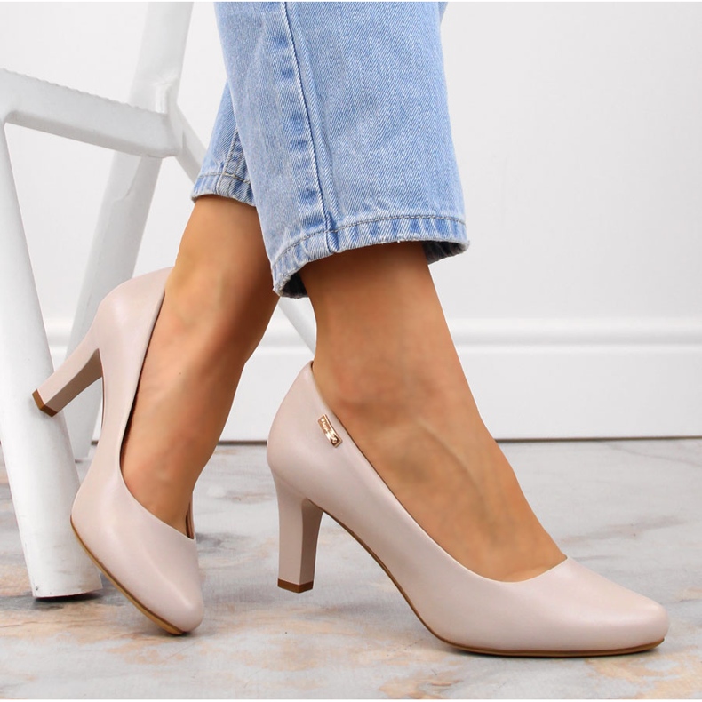 Bež cipele s niskom petom Sergio Leonea 2