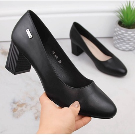 Crne cipele na ukrasnom stupu od Sergio Leonea crna 1