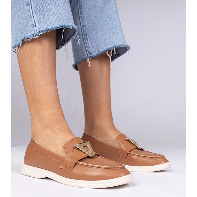 Smeđe ženske natikače s elegantnim ukrasom smeđa 1