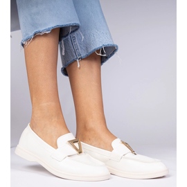 White Women Loafers s elegantnim ukrasom bijela 1