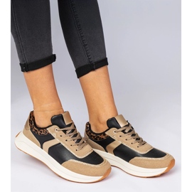 Crne ženske tenisice sa sjajnim uzorkom životinjskog uzorka crna 1