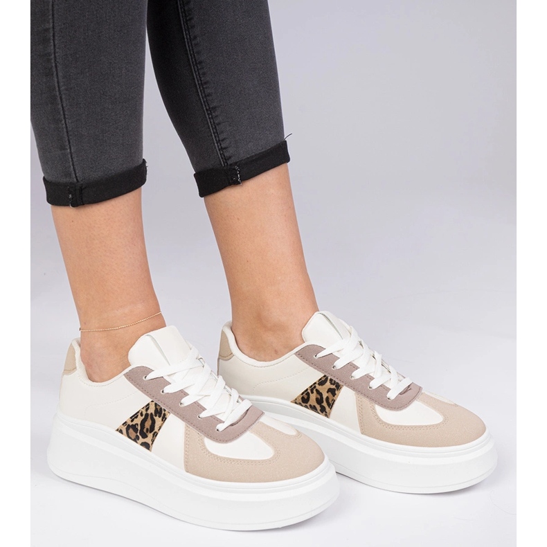 Bež tenisice tenisice na platformi 1