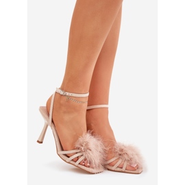 Ženske sandale na igle s perjem bež 1