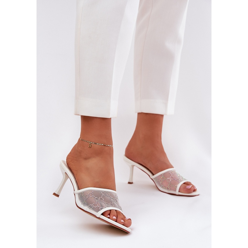 Ukrašeni flip jahuri na visokoj peti bijela 2