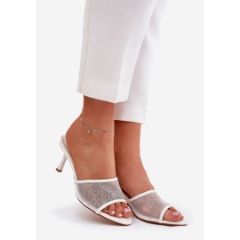 Ukrašeni flip jahuri na visokoj peti bijela 1