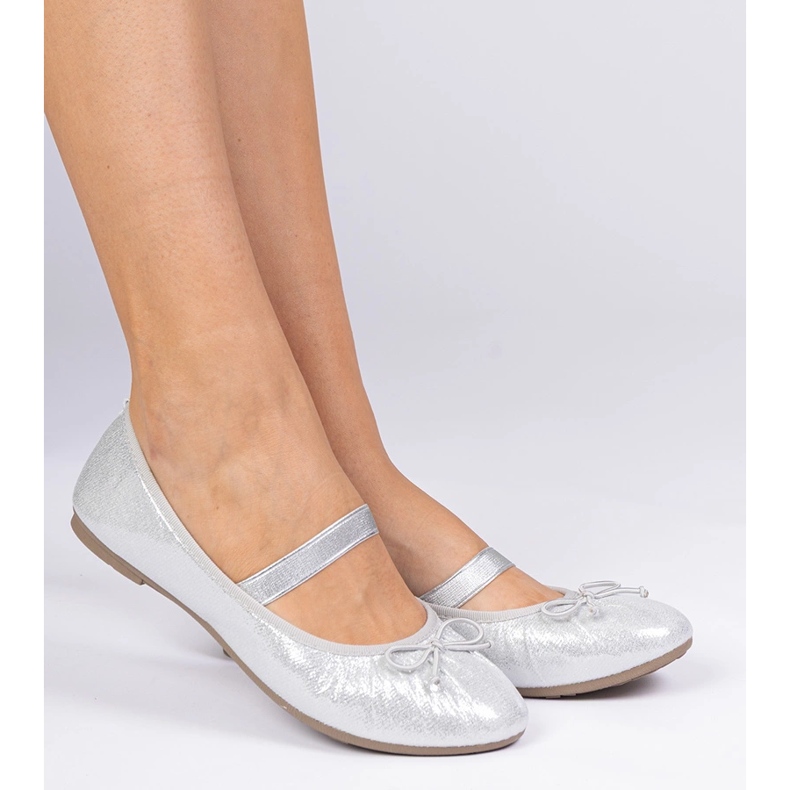 Srebrne ženske balerine s lukom na elastičnoj traci srebro 1