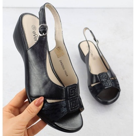 Ženske sandale na klinovima Black Evento 7028 crna 1
