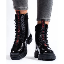 Ženski Shelovet na crno, lakirana koža crna 2