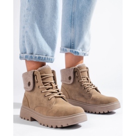 Bež ženske čizme s podstavom od ovčje kože 1