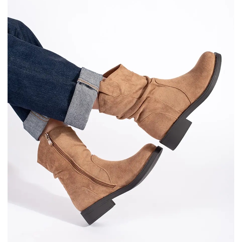 Ženske tamno bež kaubojske čizme od brušene kože 1