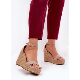Ženske sandale za klin s Khaki pletenicom bež 2