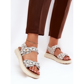 Ženske materijalne sandale na platformi bež 2