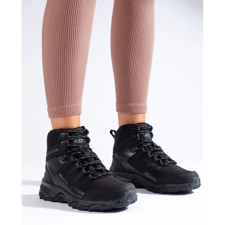 Udobne ženske trekking cipele s visokim gornjištem DK crne boje crno 2