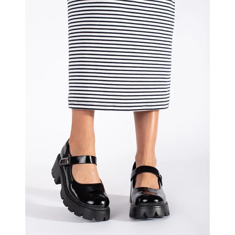 Crne lakirane ženske cipele s platformom crna 2