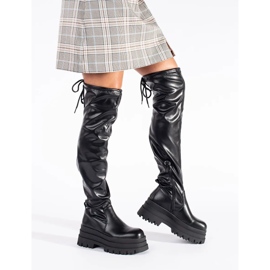 Crni mušketiri na platformi crna 2