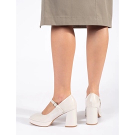 Seastar Bež lakirane ženske cipele na visoku petu s kopčom 2