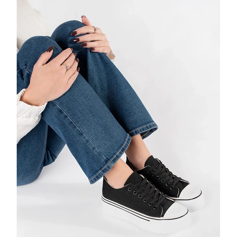 Crne ženske tenisice sa debelim đonom crna 2