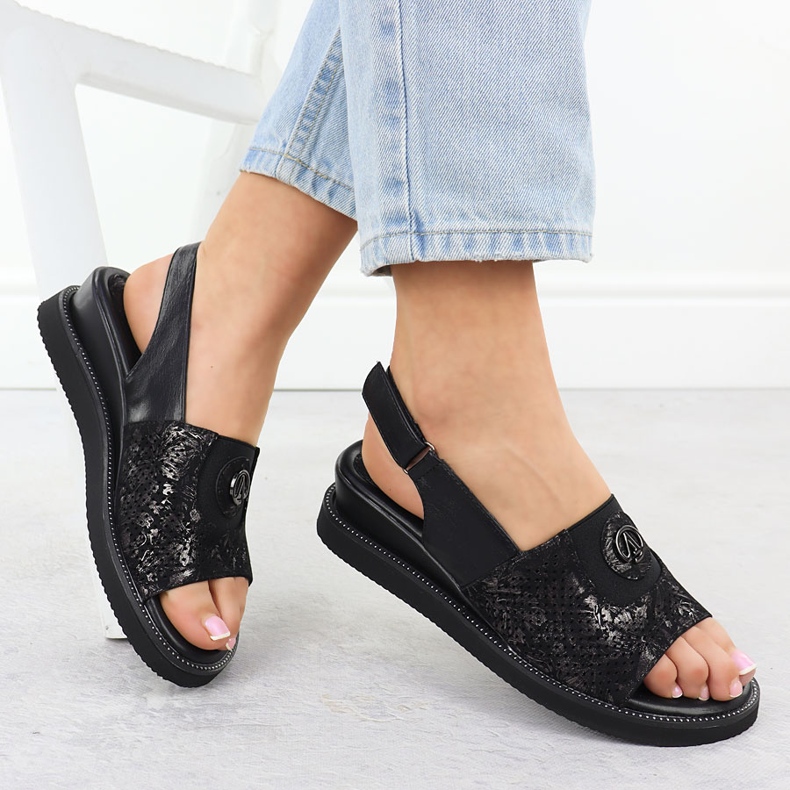 Ženske sandale na platformi s gumenom crnom Jezzi RMR2267-2 1