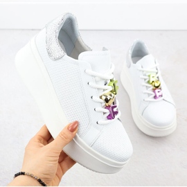 Kožne cipele na gustom perforiranom potplatu bijelom Filippo DP6793 bijela 1