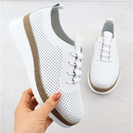 Ženske kožne cipele za perforirane bijele klinove T.sokolski W25-203 bijela 1