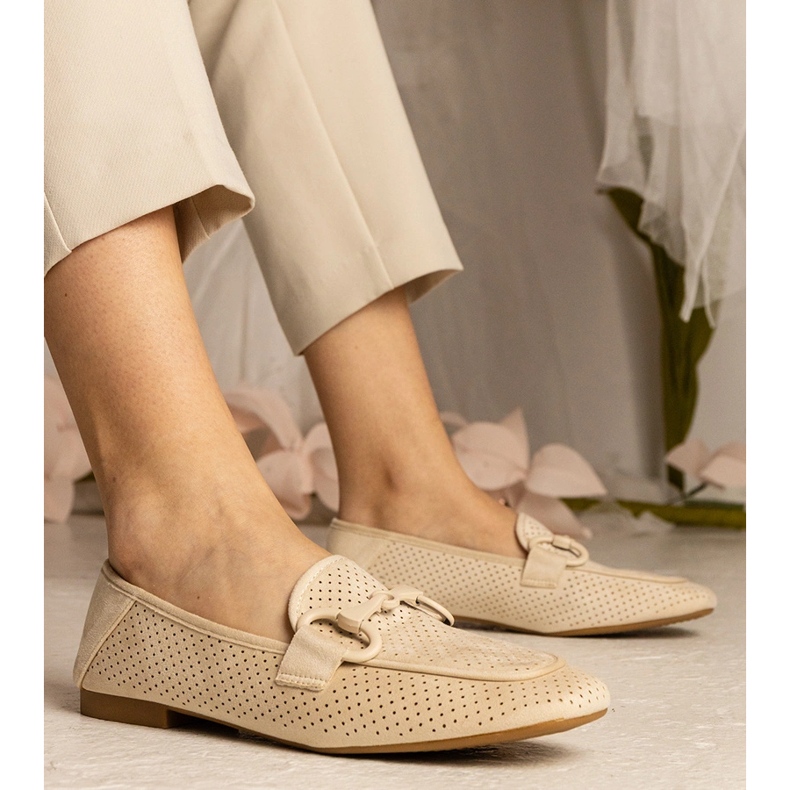 Bež ženske otvorene loafers s ukrasom 1