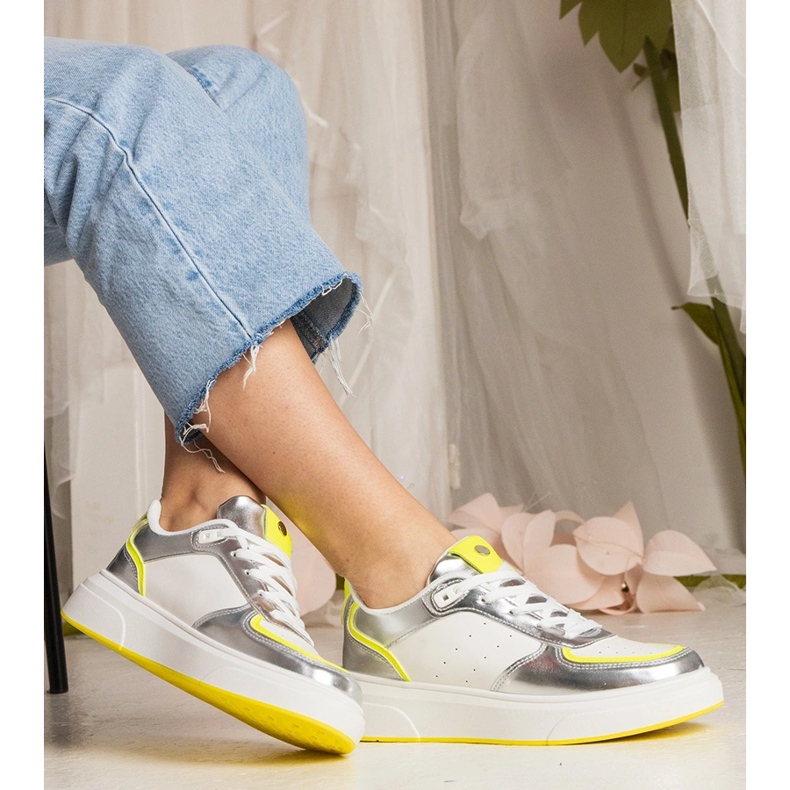 Silver ženske tenisice s neonskim dodatkom srebro 2