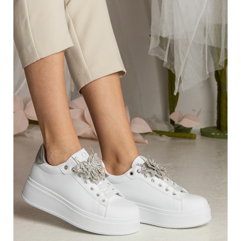 Bijele i srebrne tenisice ukrašene leptirom s cirkonima bijela 2