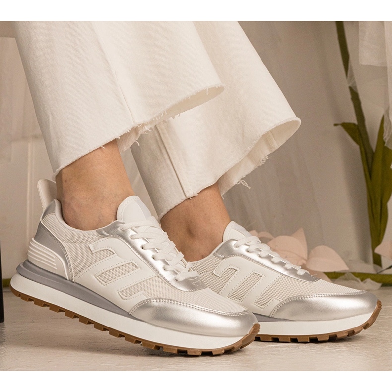 White-grebrne tenisice ženske sportove bijela 2