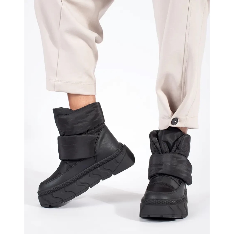 Seastar Crne izolirane ženske čizme za snijeg s debelim potplatom crno 1