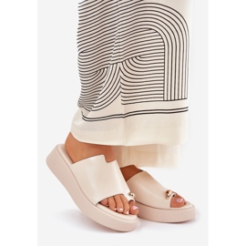 Ženski klip na platformi i niski klinovi s ukrasnim detaljima bež 1