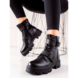 Radnici s crnim kopčama crno 2