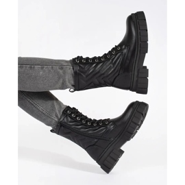 Traperi s prošivenim uzorkom crno 2