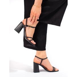 VINCEZA sandale na visoku petu crno 1